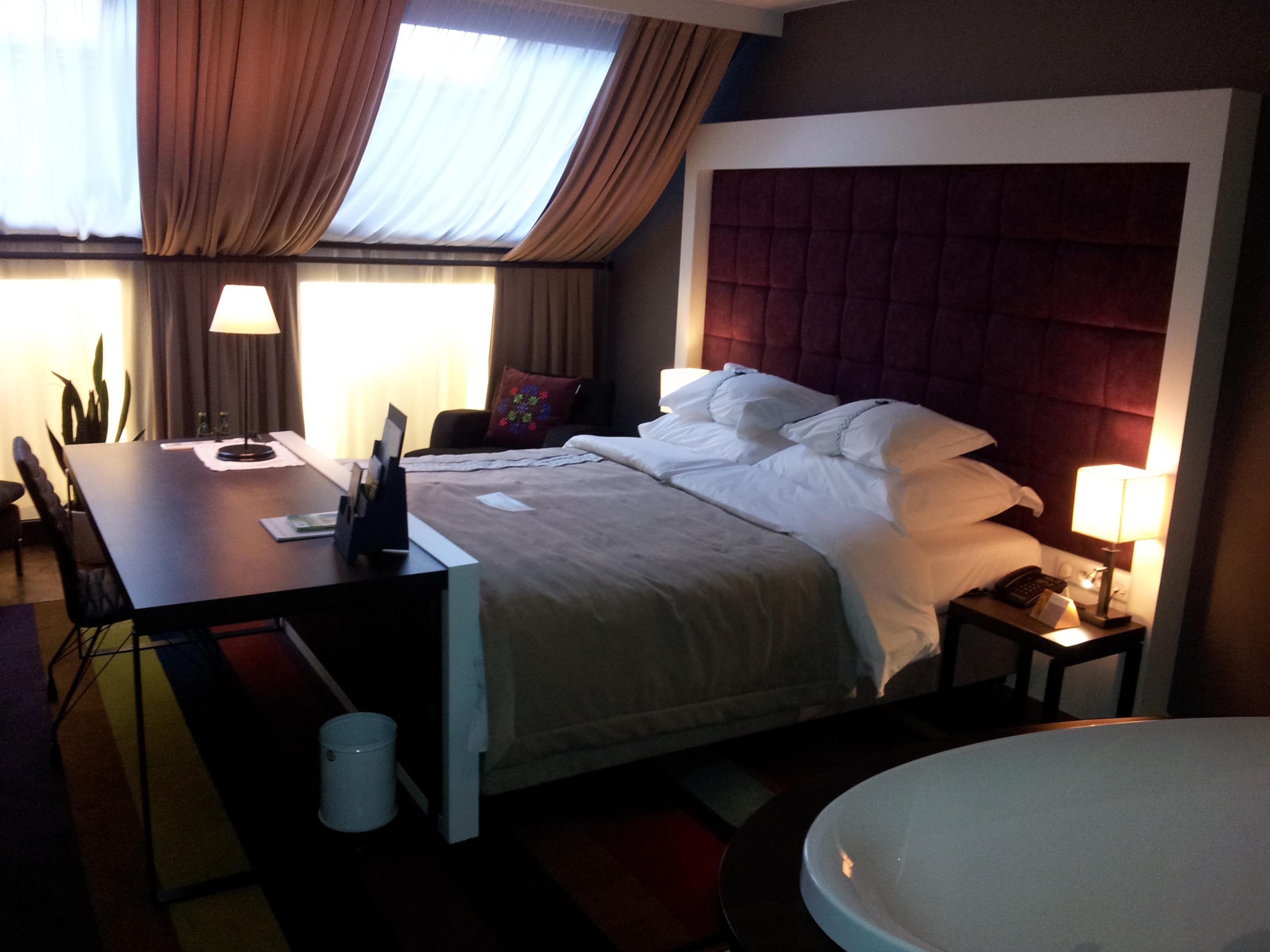Hotel Bristol Tradition And Luxury Rzeszow Bagian luar foto A room at the hotel