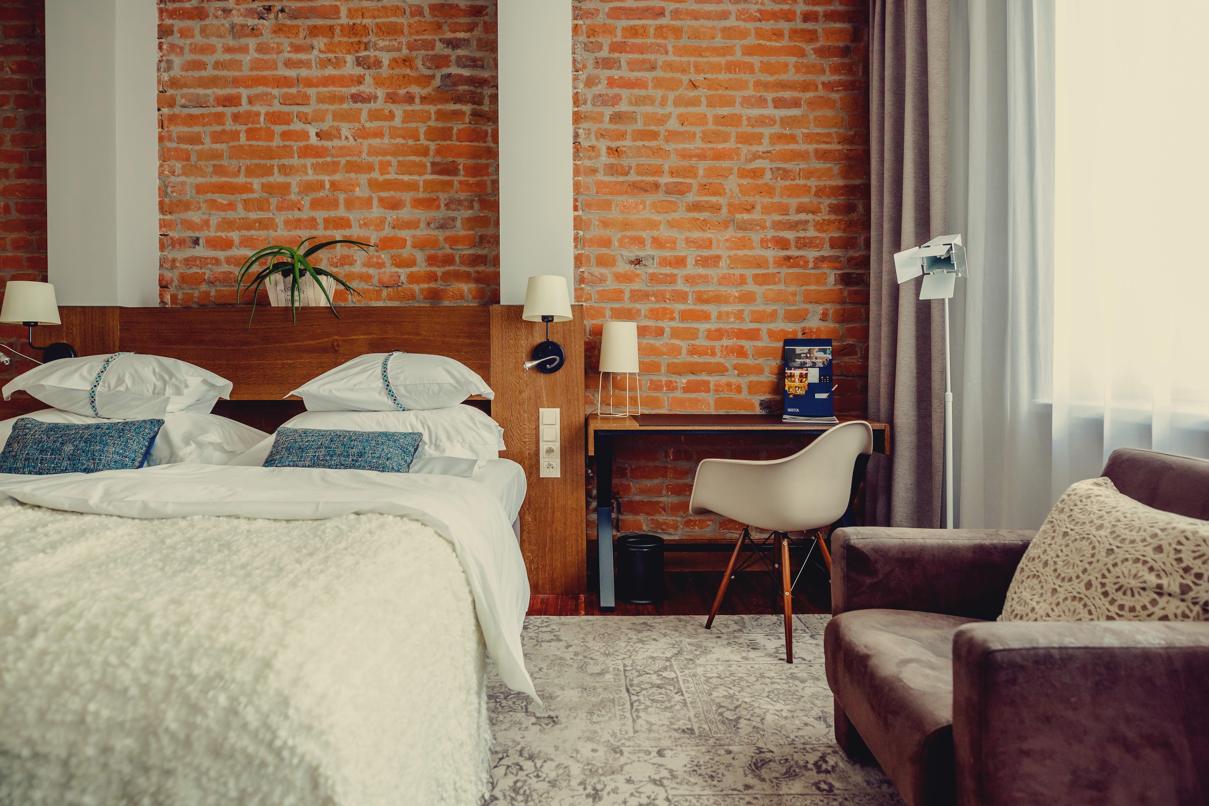 Hotel Bristol Tradition And Luxury Rzeszow Bagian luar foto A bedroom