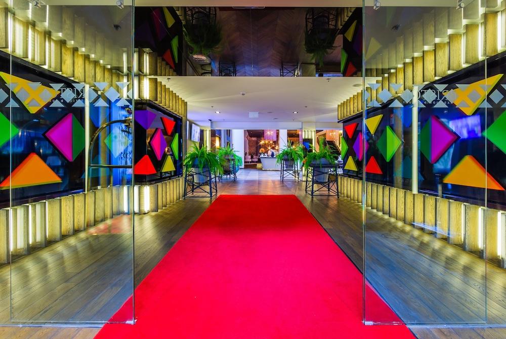 Hotel Bristol Tradition And Luxury Rzeszow Bagian luar foto The lobby of the hotel