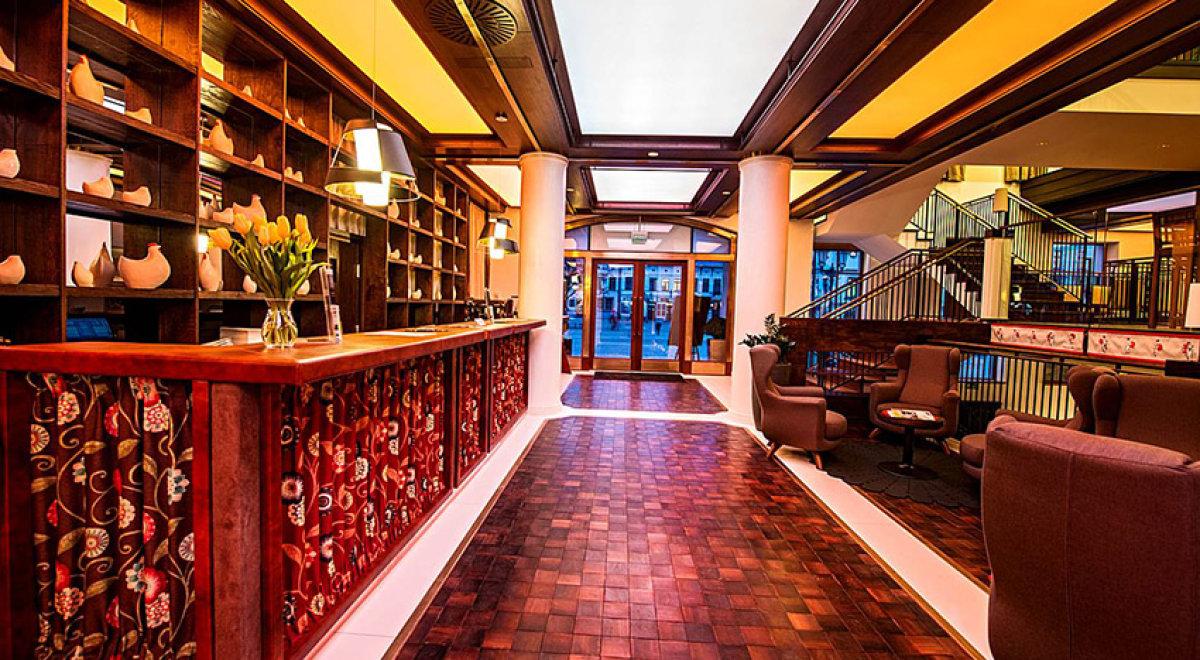 Hotel Bristol Tradition And Luxury Rzeszow Bagian luar foto The lobby of the hotel
