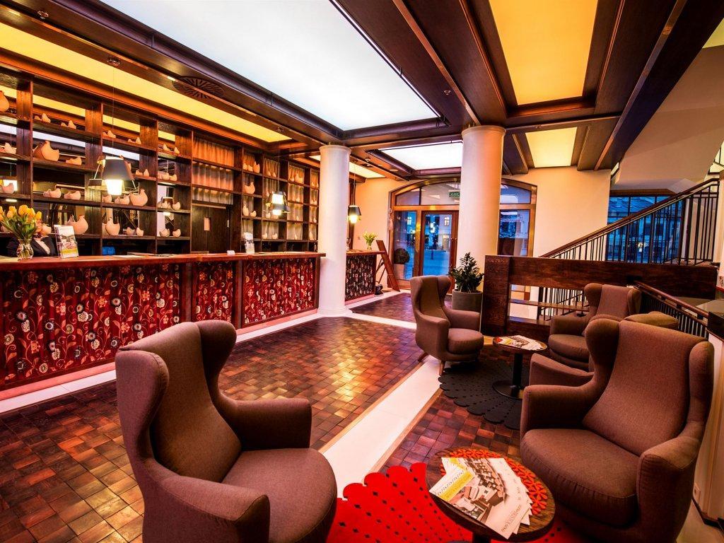 Hotel Bristol Tradition And Luxury Rzeszow Bagian luar foto Lobby