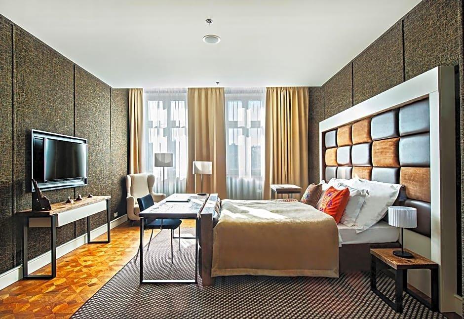Hotel Bristol Tradition And Luxury Rzeszow Bagian luar foto Deluxe room