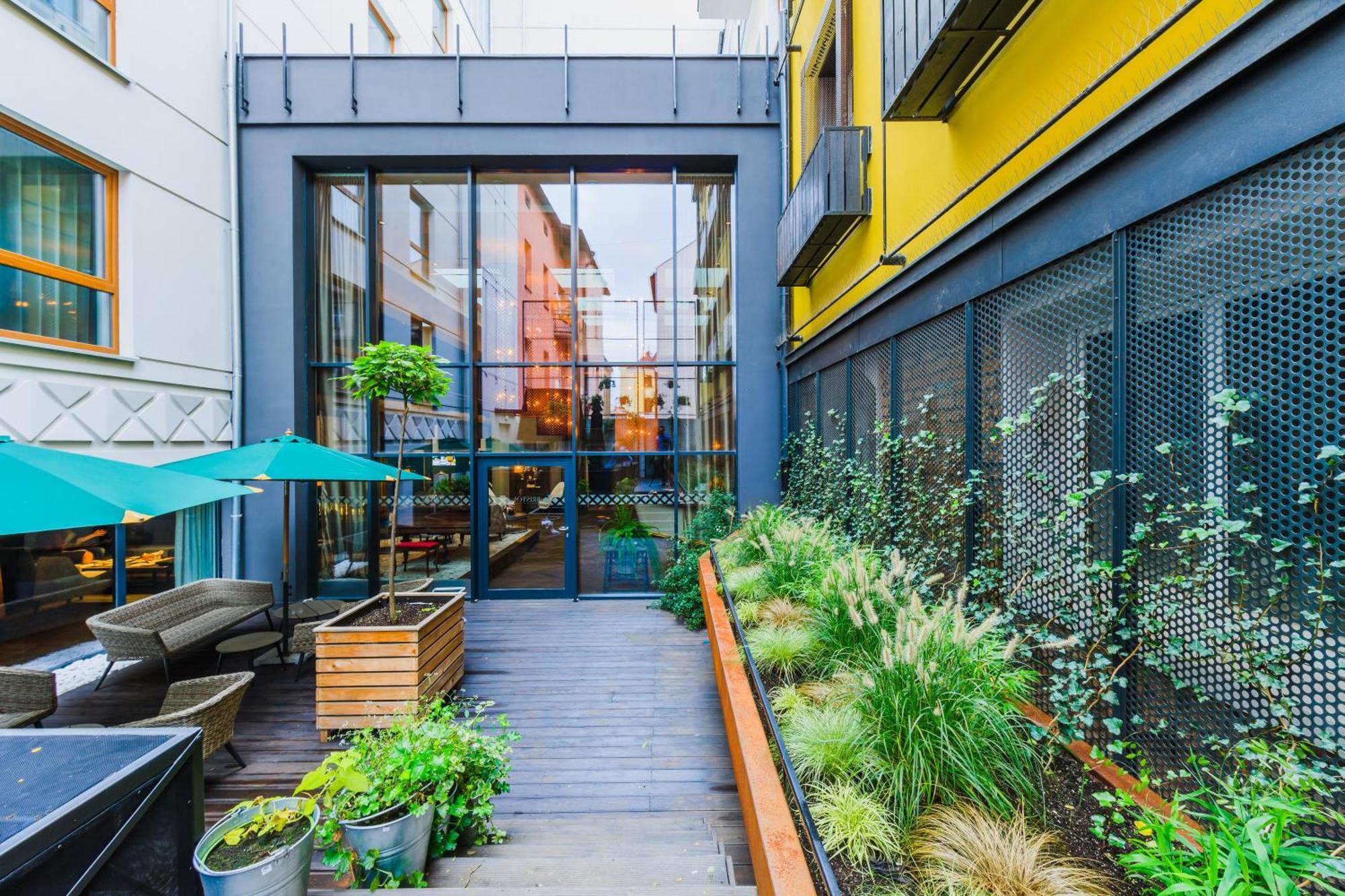 Hotel Bristol Tradition And Luxury Rzeszow Bagian luar foto The courtyard at the hotel