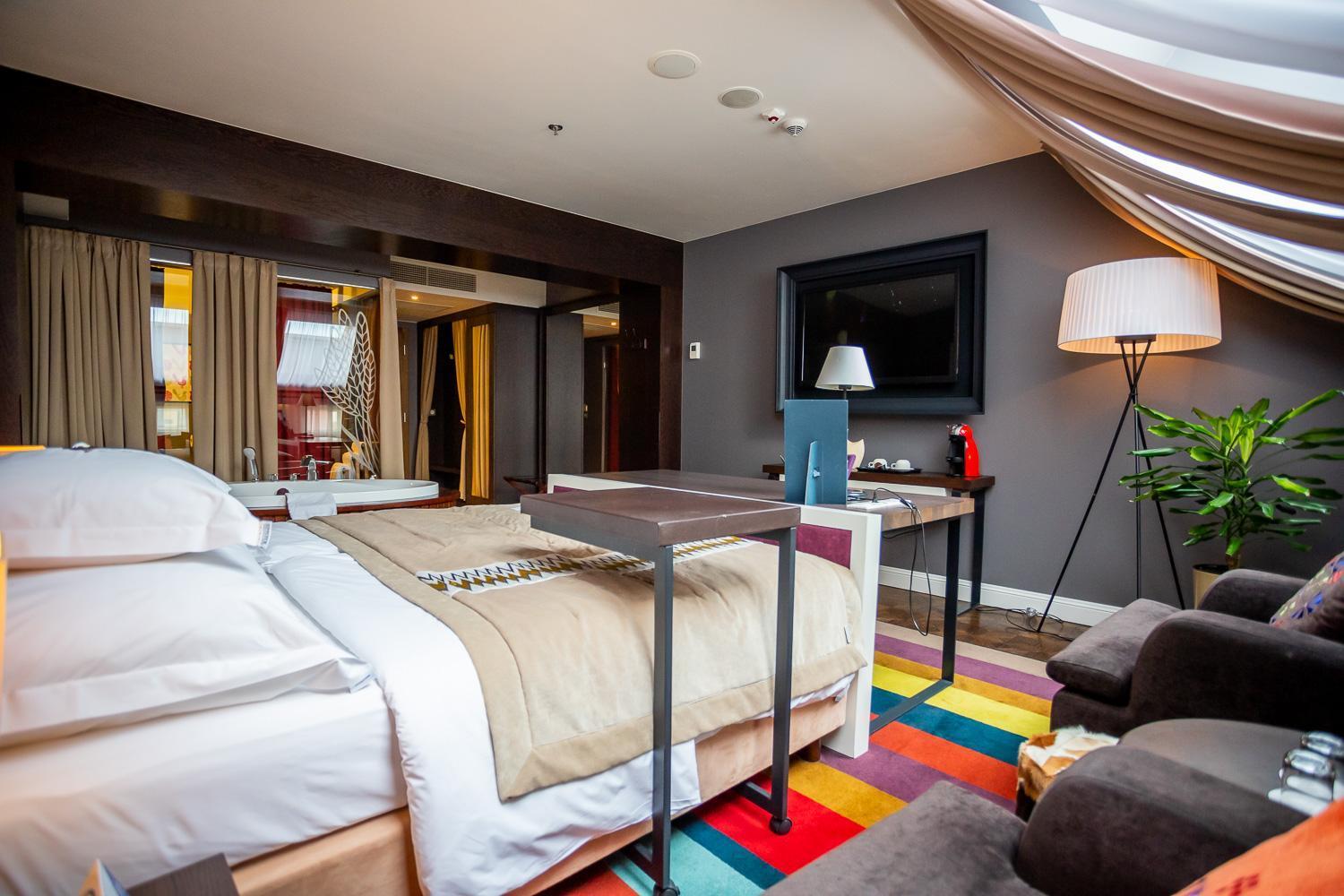 Hotel Bristol Tradition And Luxury Rzeszow Bagian luar foto Suite