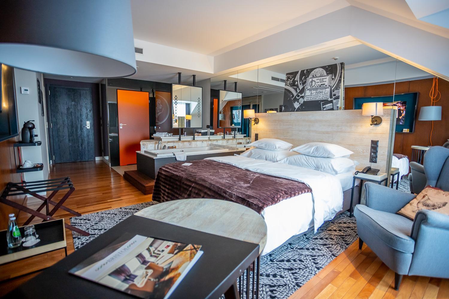 Hotel Bristol Tradition And Luxury Rzeszow Bagian luar foto Suite