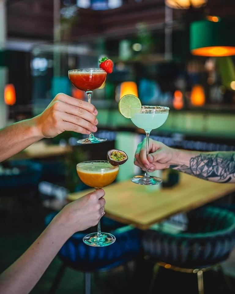 Hotel Bristol Tradition And Luxury Rzeszow Bagian luar foto Cocktails
