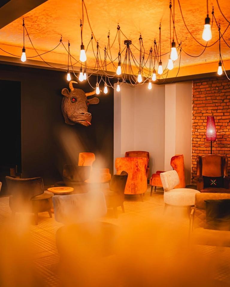 Hotel Bristol Tradition And Luxury Rzeszow Bagian luar foto The interior of the restaurant