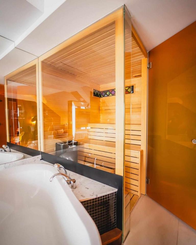 Hotel Bristol Tradition And Luxury Rzeszow Bagian luar foto A Finnish sauna