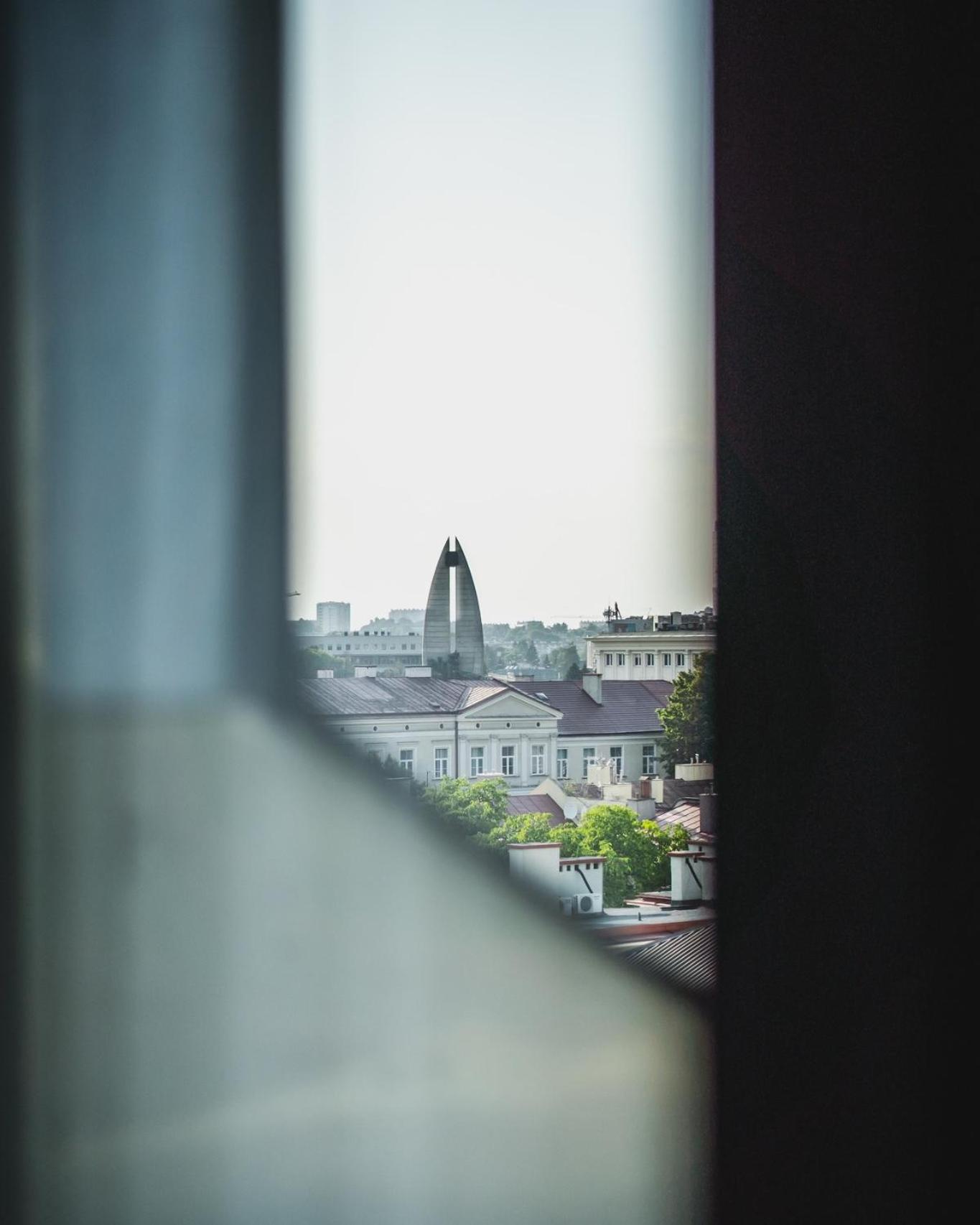 Hotel Bristol Tradition And Luxury Rzeszow Bagian luar foto View of the church from the west
